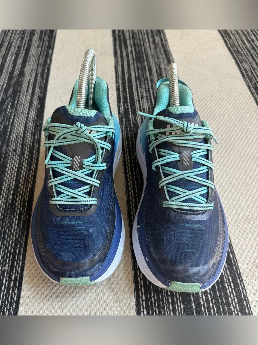 Hoka Bondi 5 Lightweight Women's Neutral Running Shoes in Navy & Aqua Sz. 7.5
